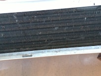 Notare tra le alette batterie polvere , moschette, sporcizia e altro