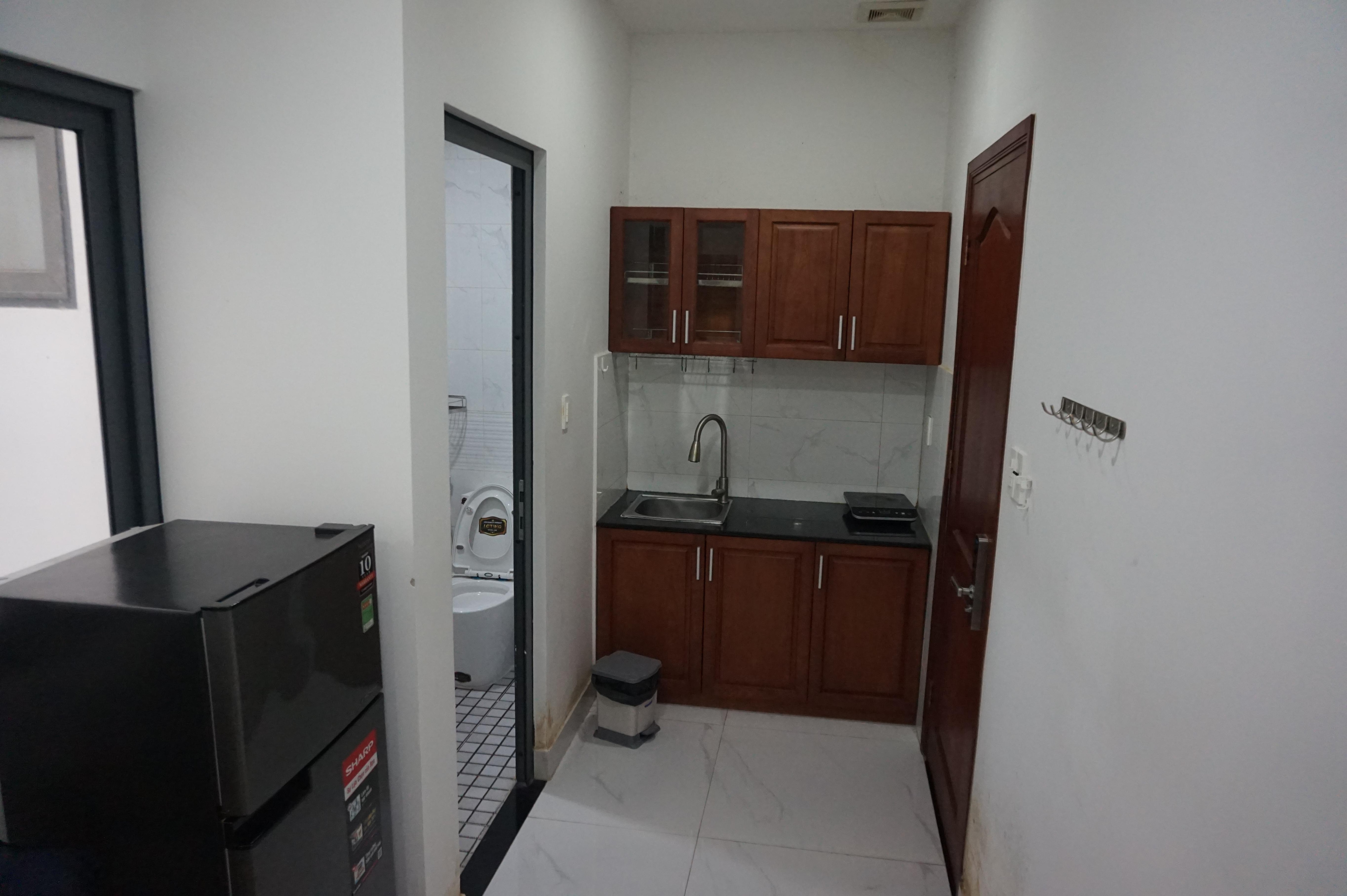 比較的大きい冷蔵庫とシンク