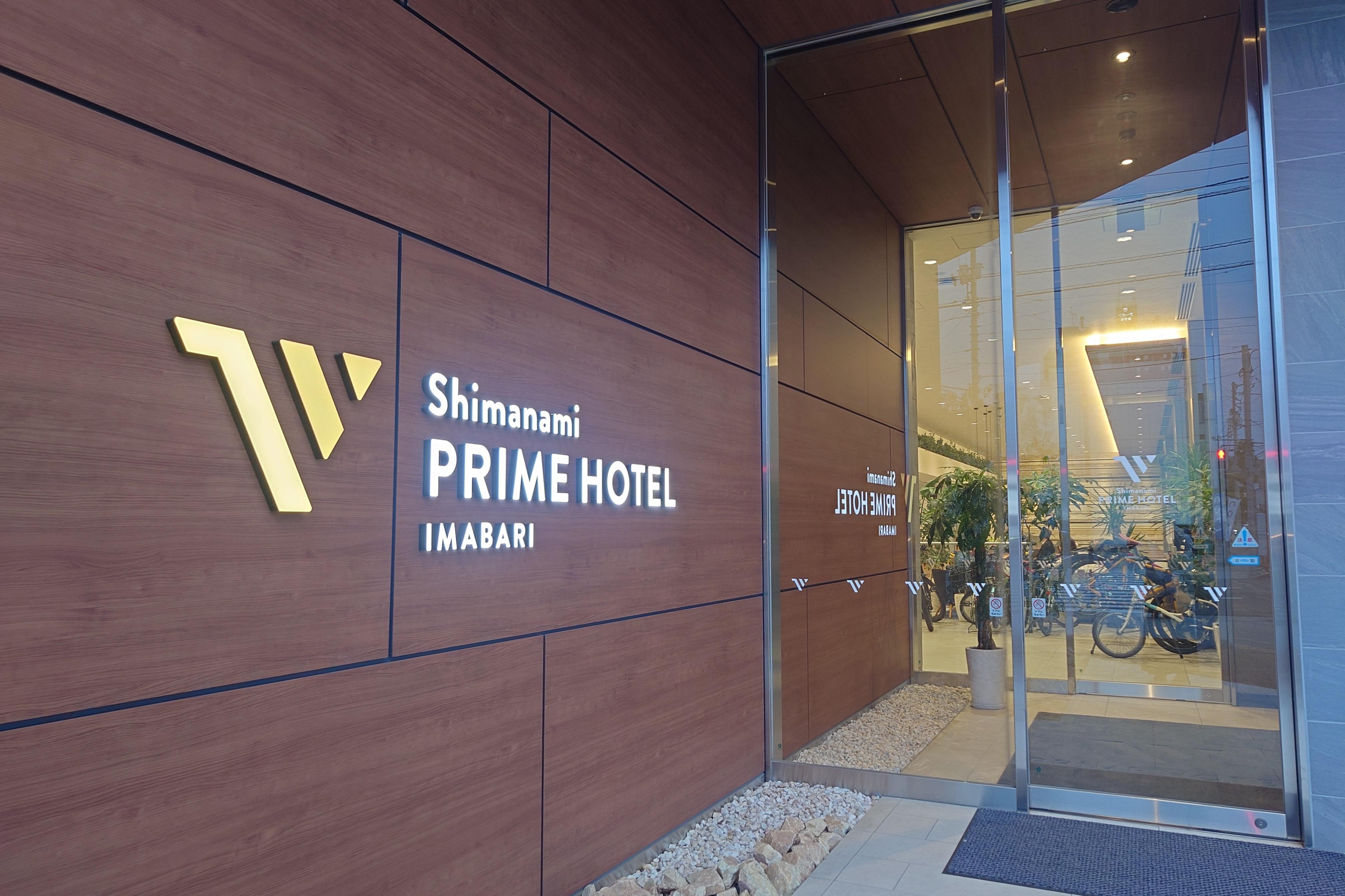 自転車はロビーに駐輪