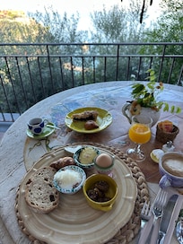 Breakfast included