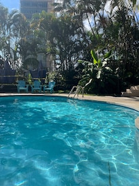 The pool at Backpackers unit.