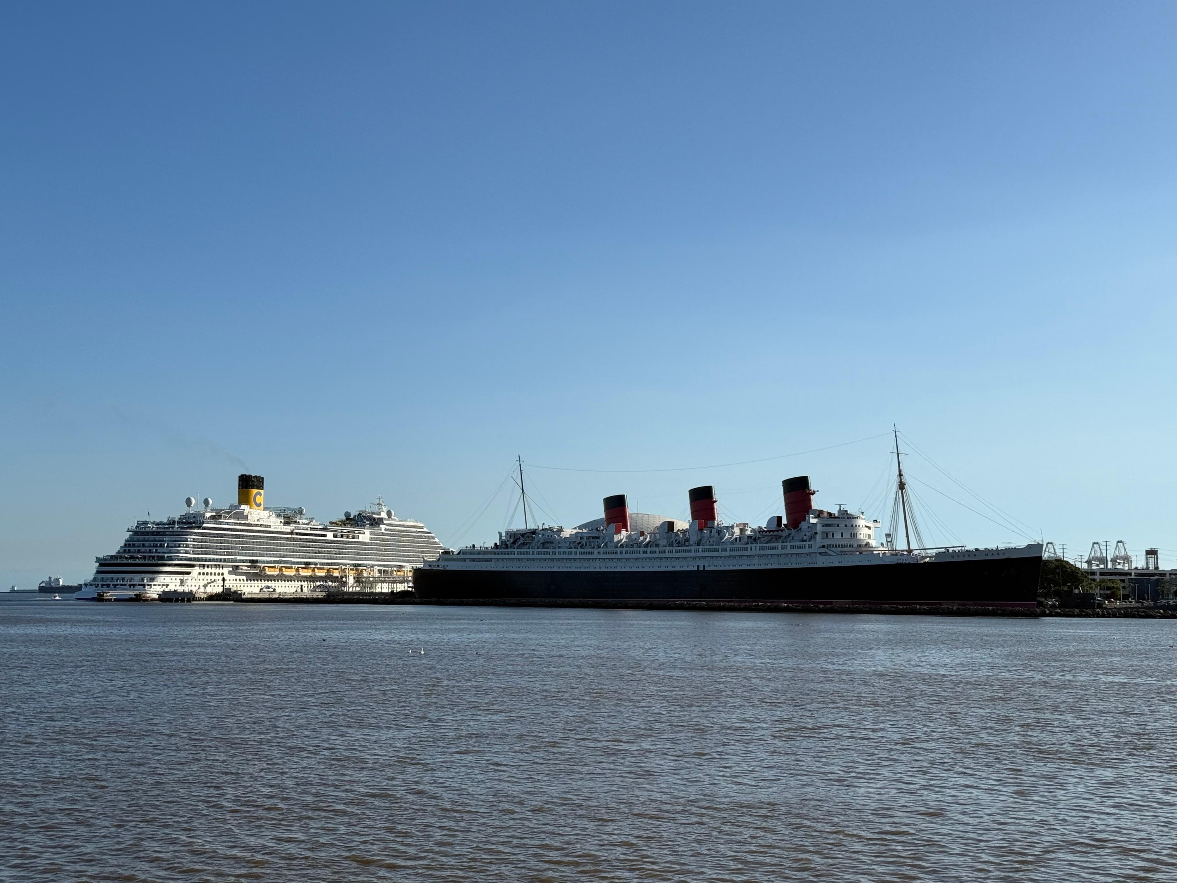 Long Beach dining and attractions just up the road! The Queen Mary, Aquarium of the Pacific, Ballast Point Brewery!