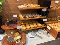 Breakfast had many options, including hot ones, and lots of fruits.