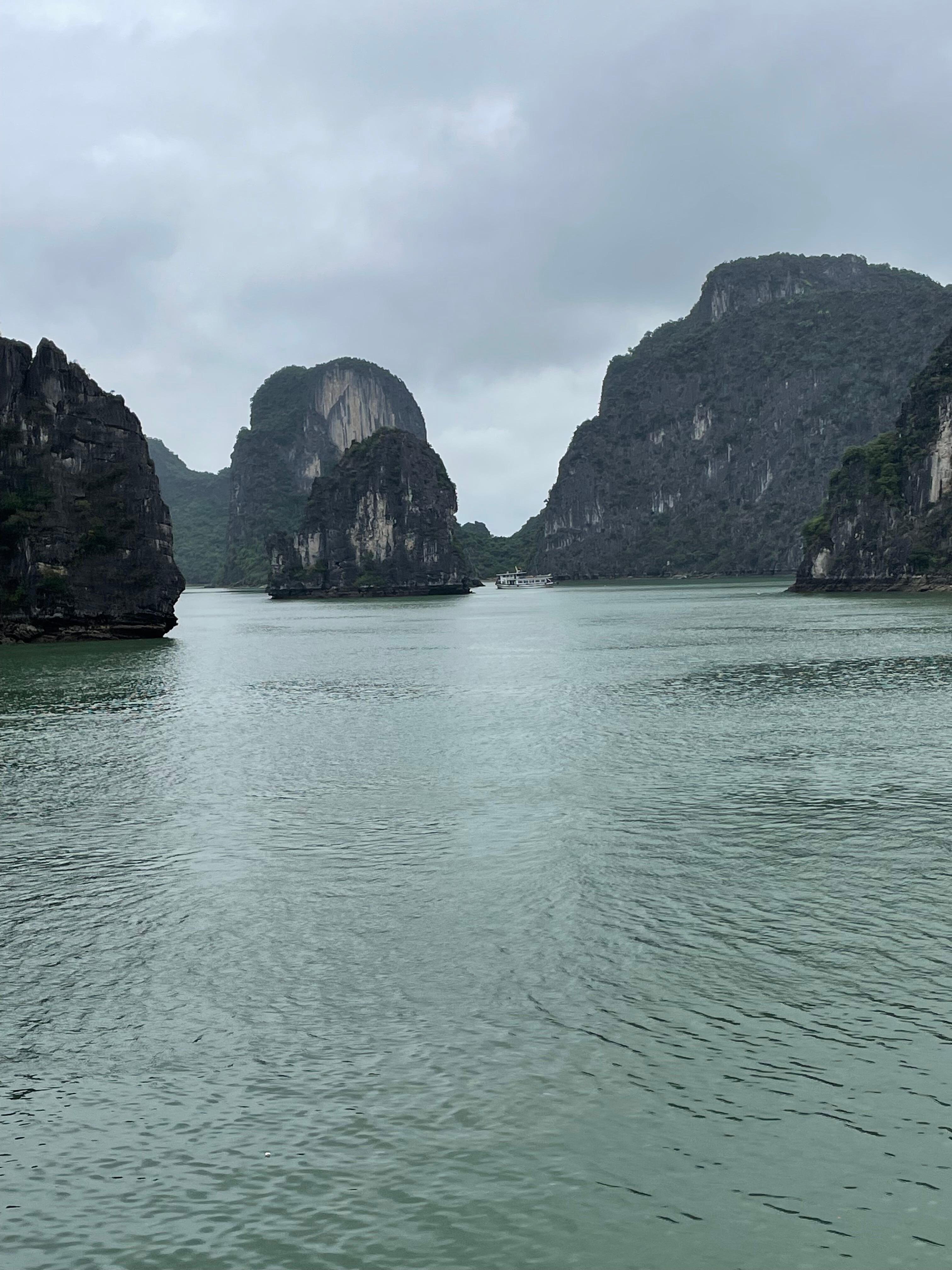 Hạ Long Bay - Wikipedia