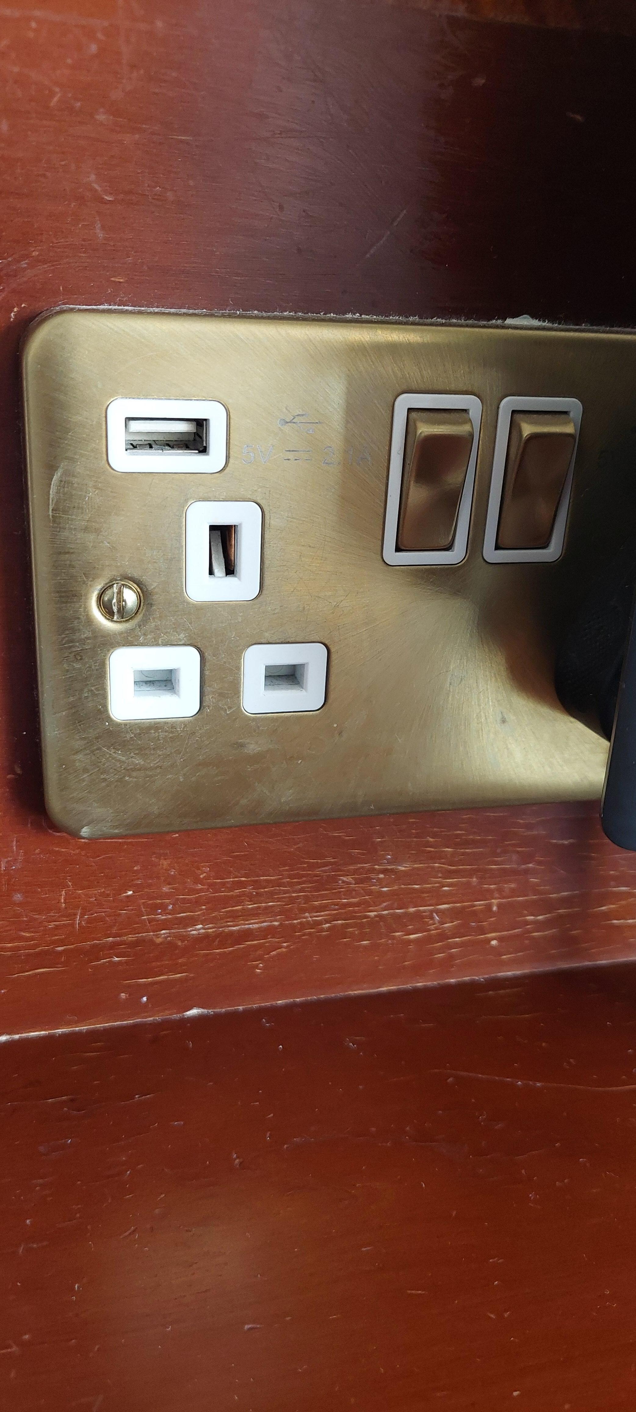 Many sockets in the room. Remember tom flip them on/off.