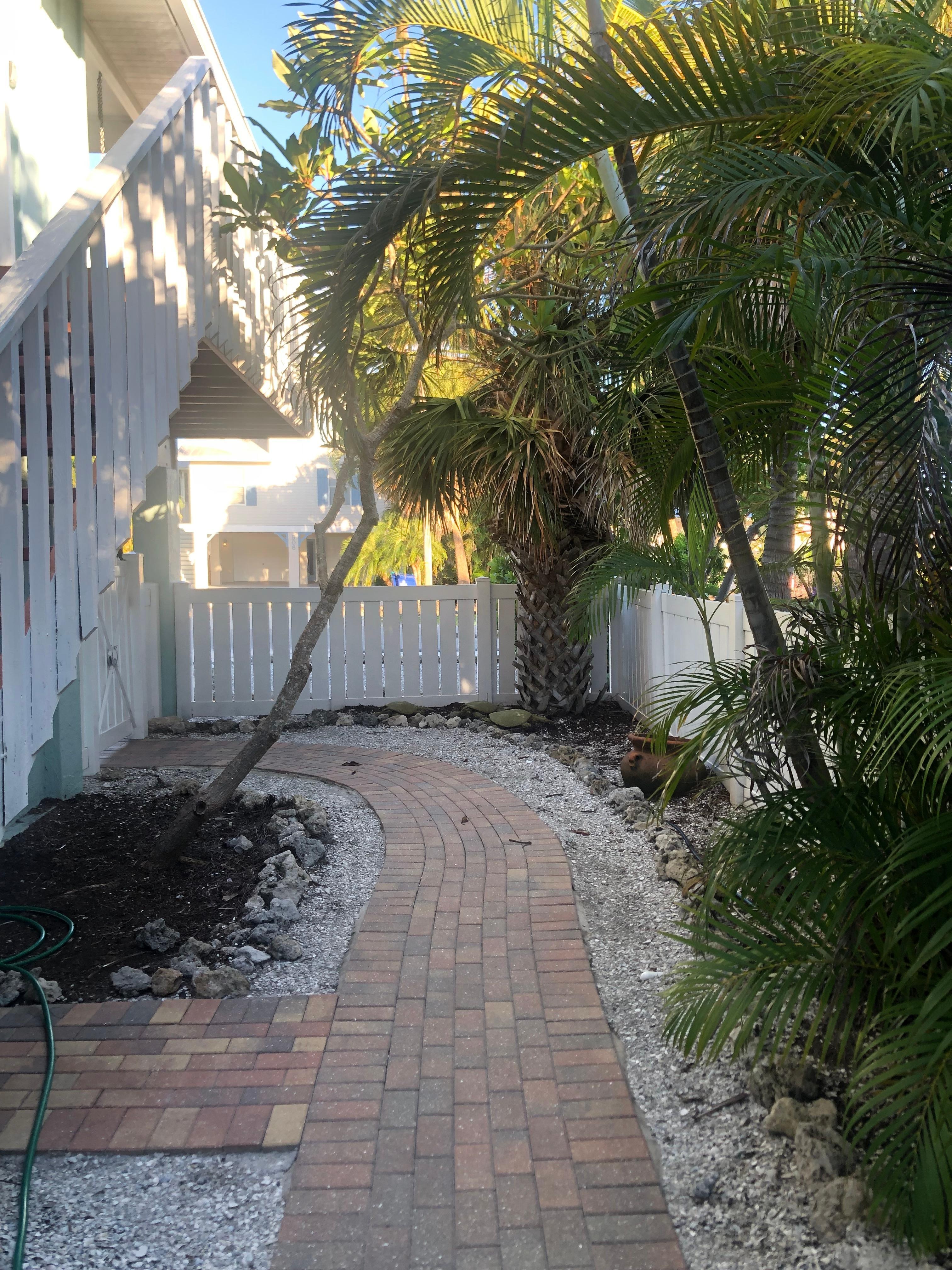 Easy access to parking, wide area, clean and child friendly with gate