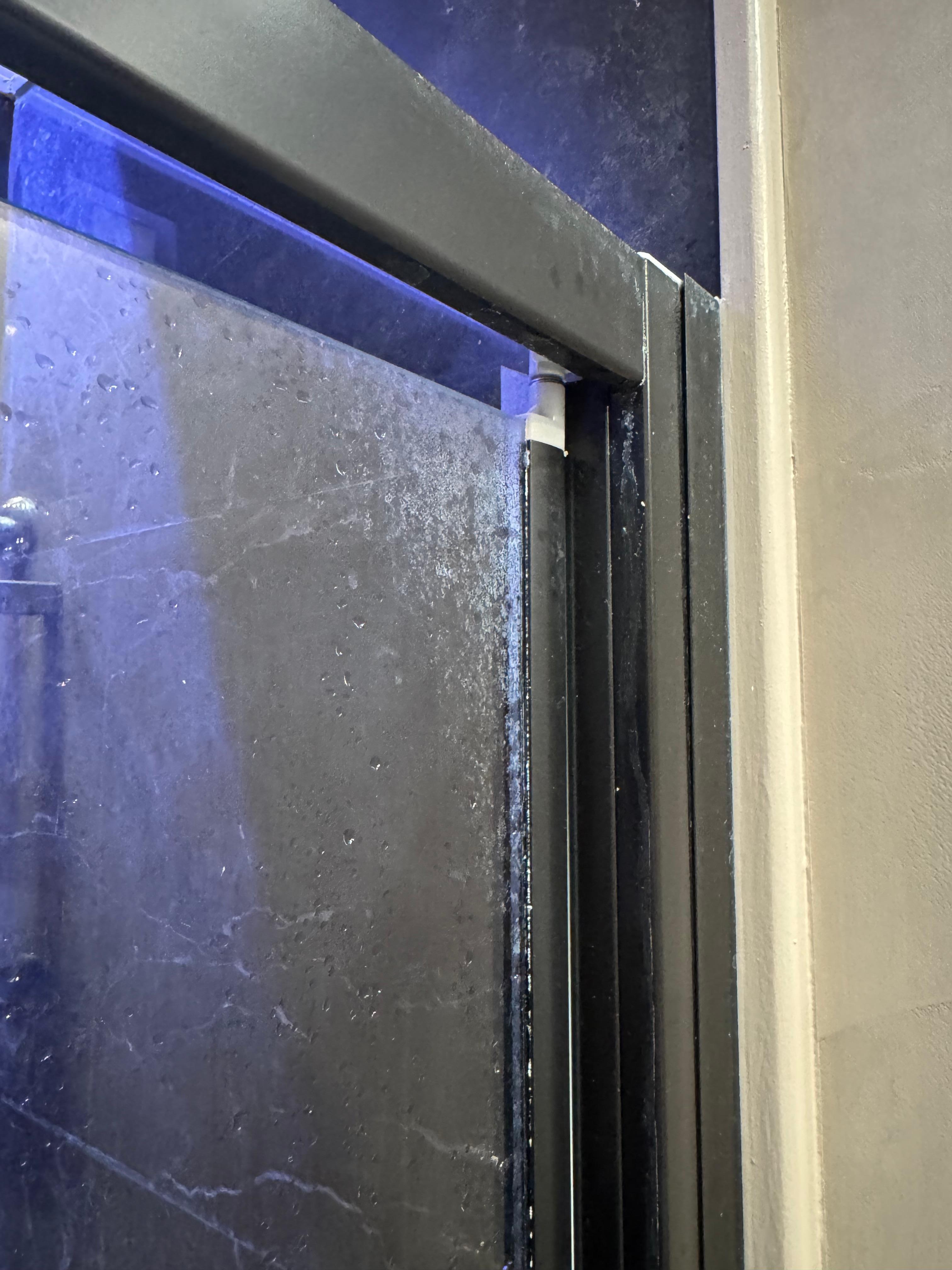 Clean shower ? Don’t think do 🥴