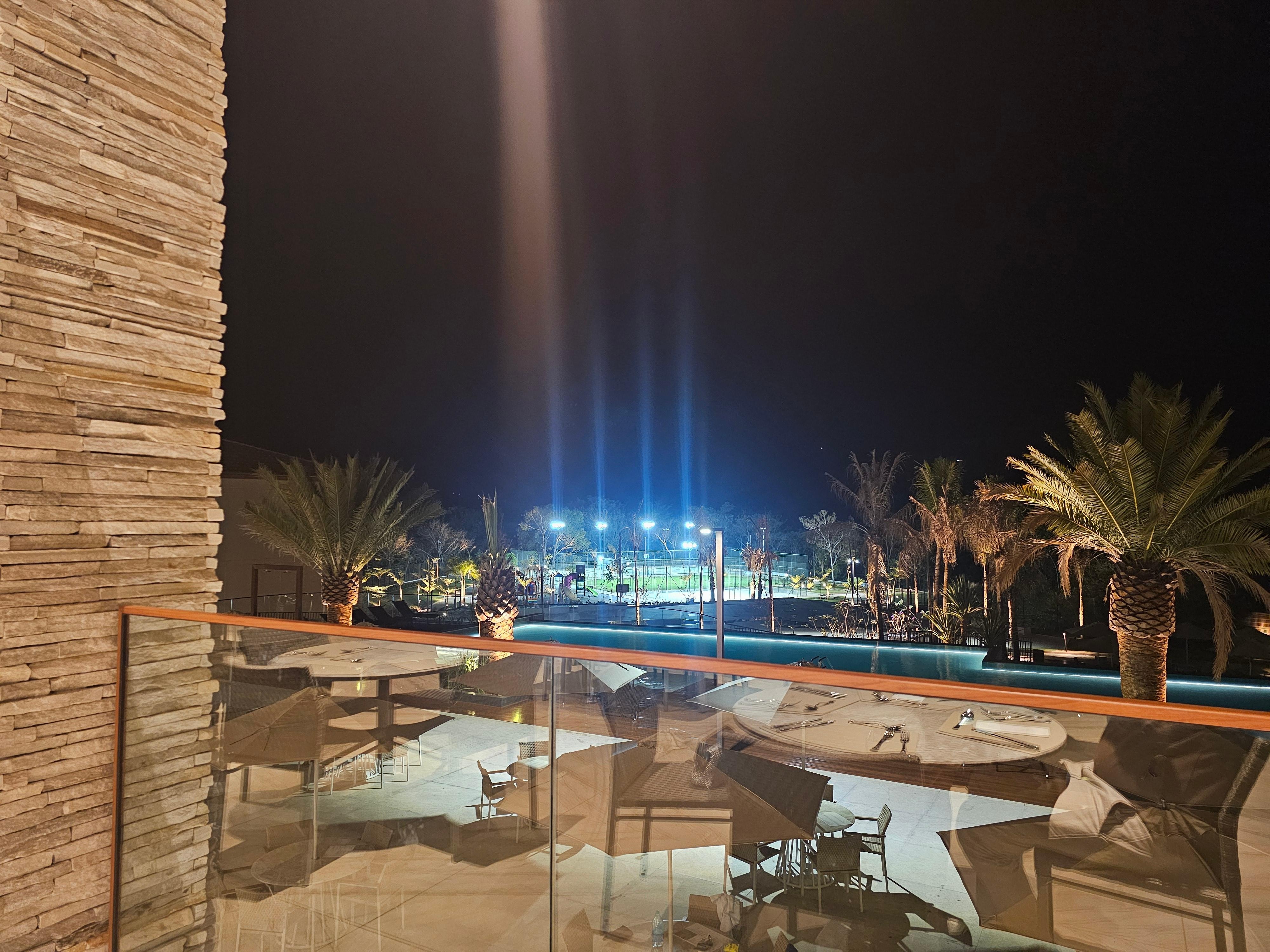 Área da piscina e lazer.