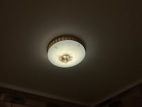 Deckenlampe in der Dusche…