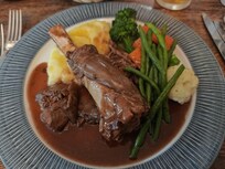 lamsbout in het restaurant van het hotel