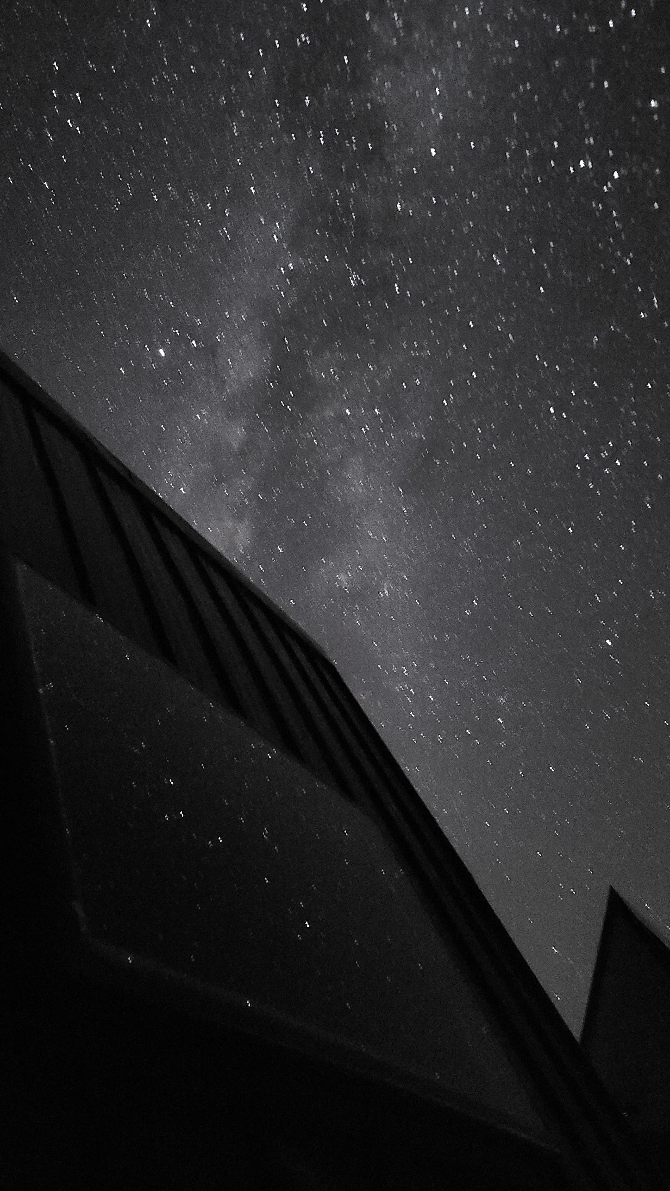 Outside on picnic table with Samsung S20