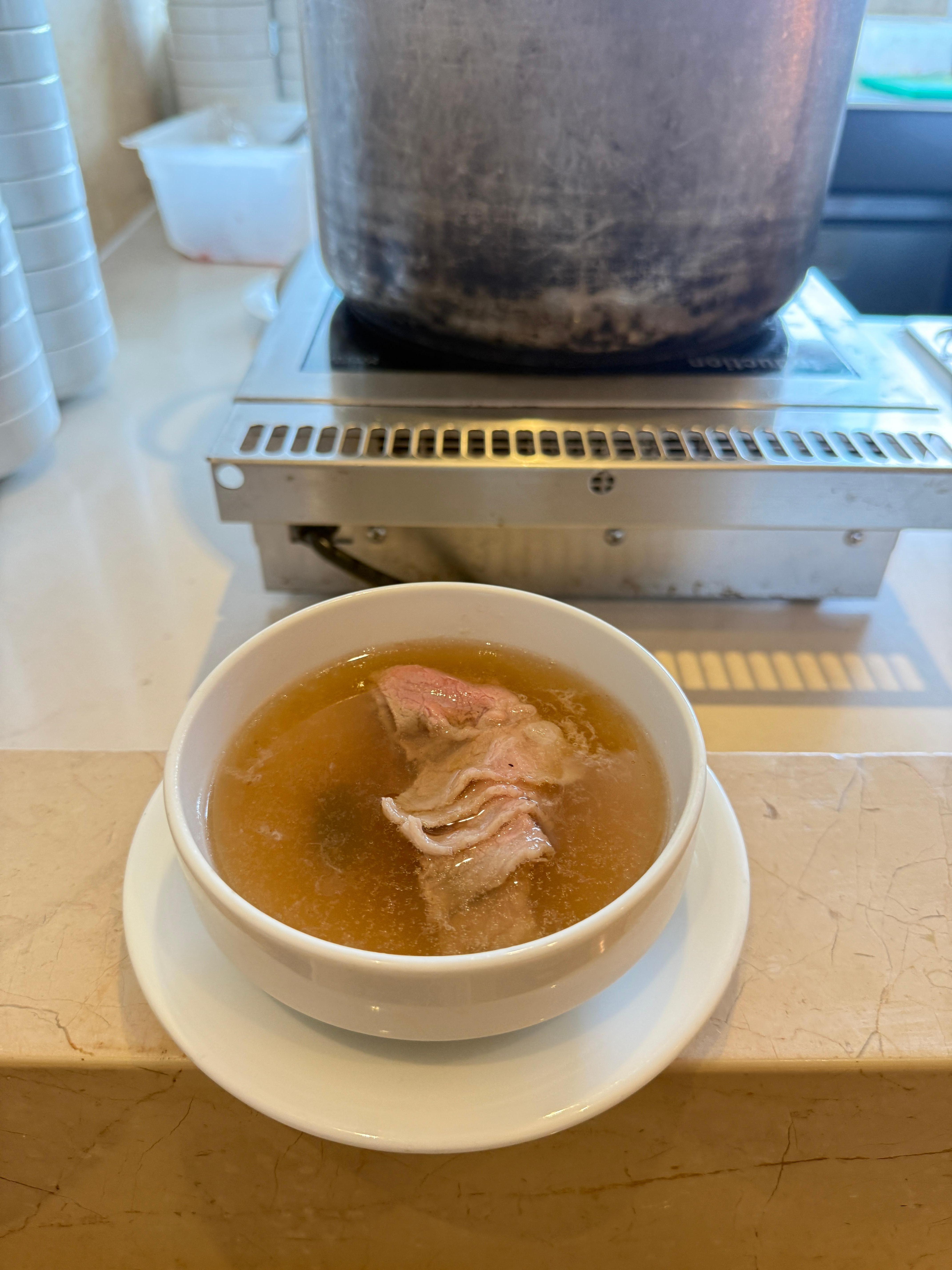 早餐有南部出名嘅牛肉湯