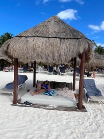 Rent a Bali bed and never worry about going early to get your beach spot.