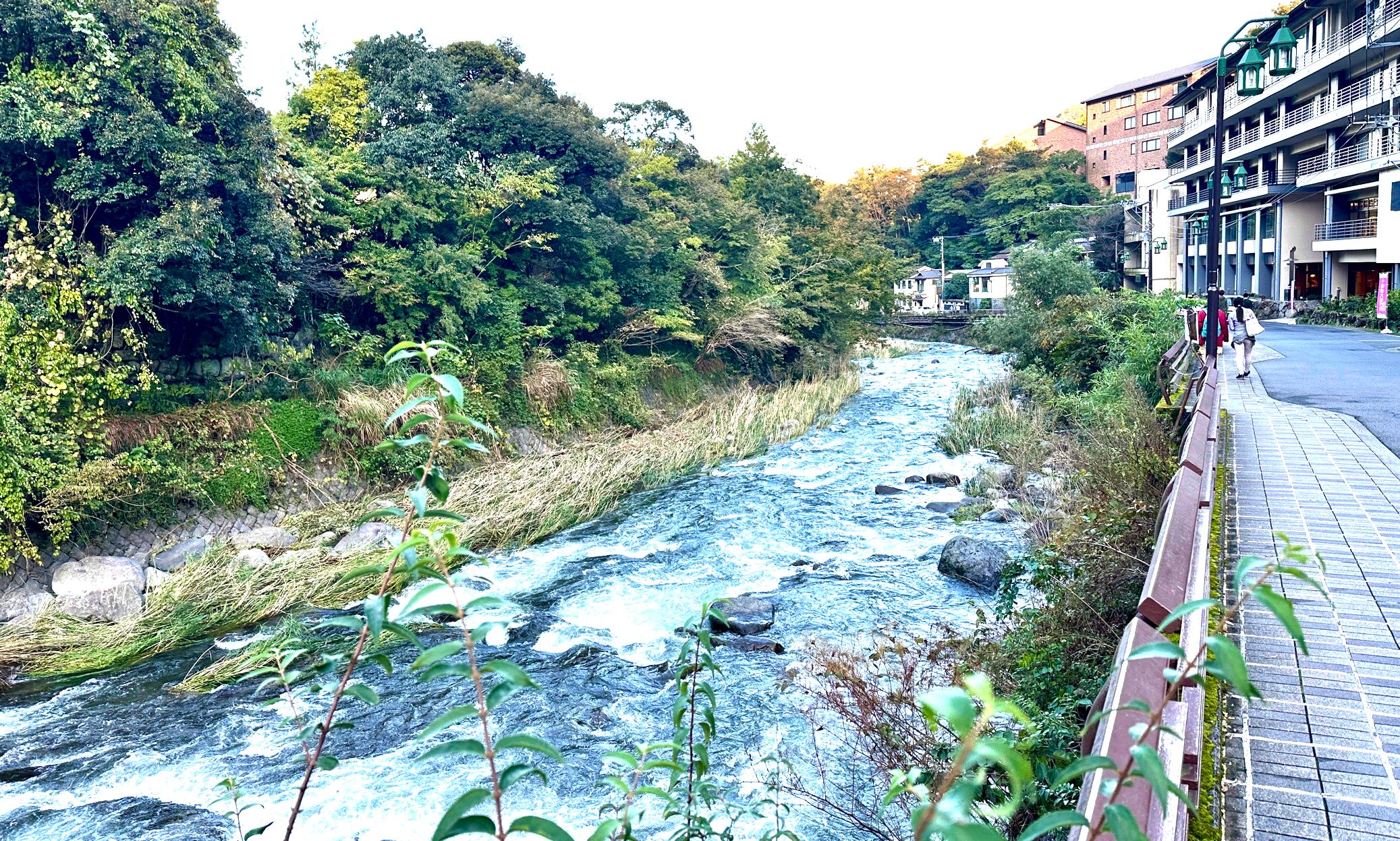 Der Fluss gleich neben dem Yamagaso