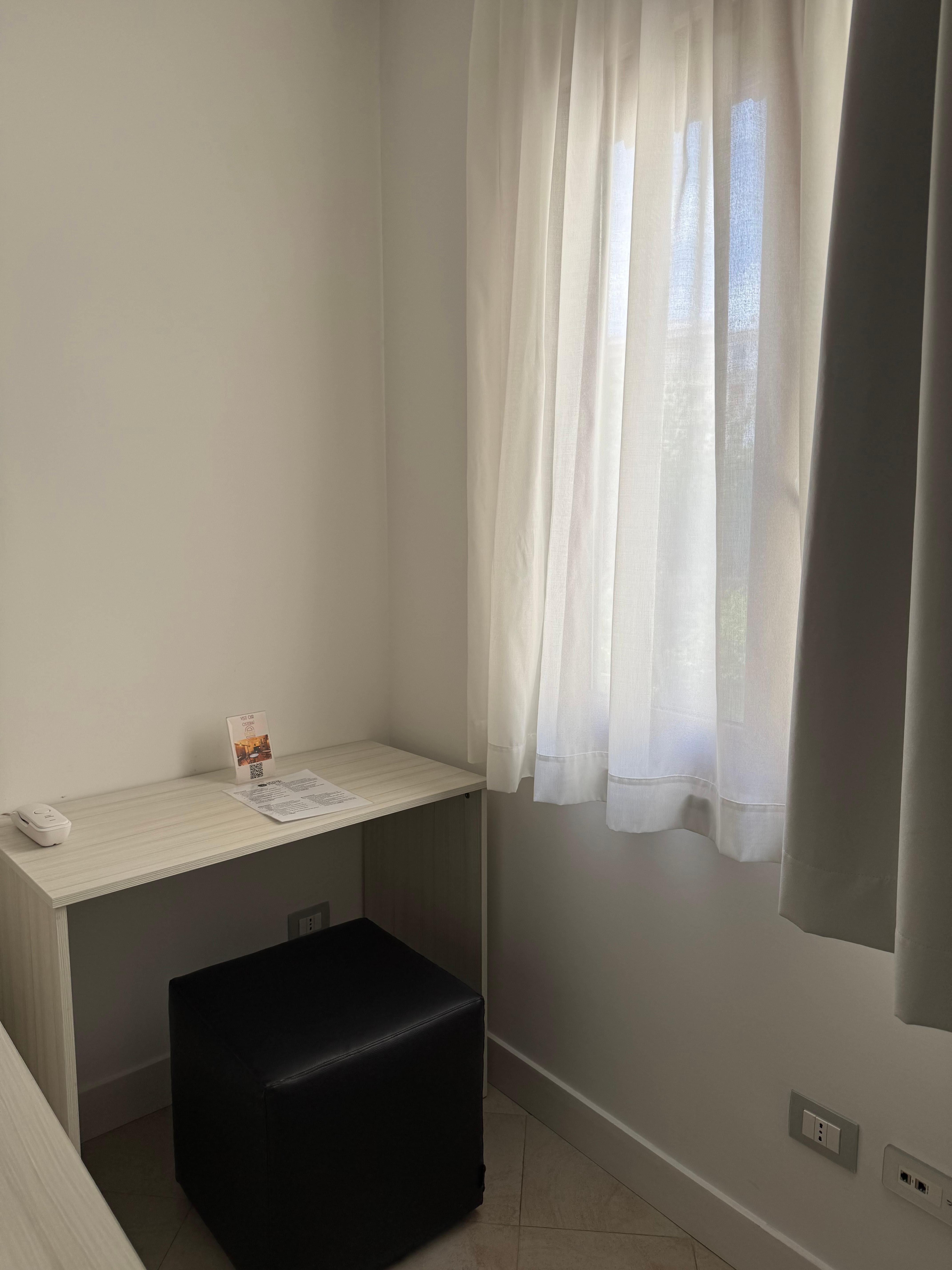 Double room desk