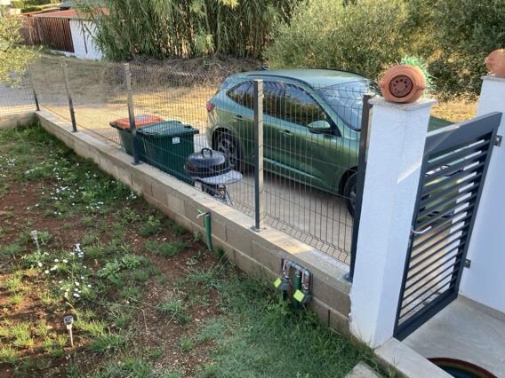 Parking, bins and BBQ