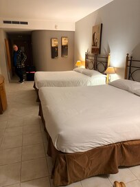 Family Room - 4th Floor