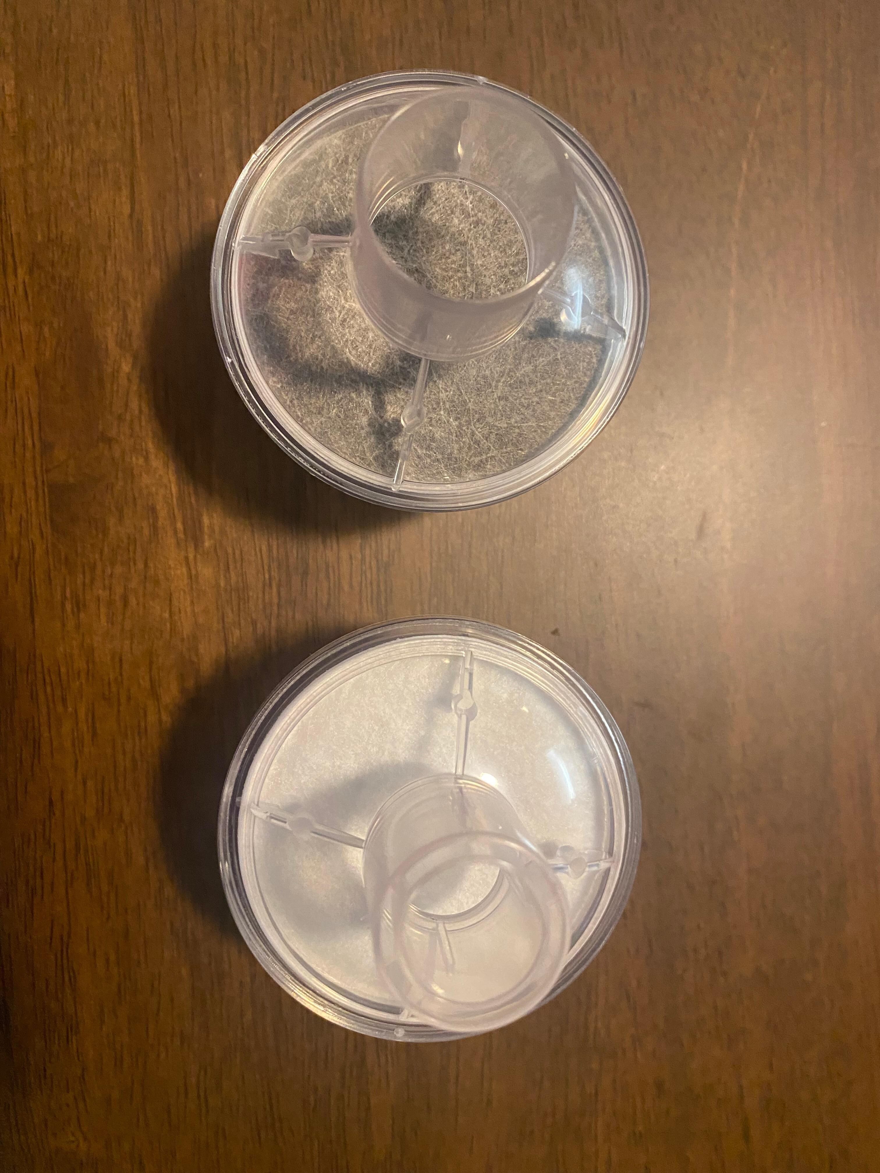 Filter after 4 hours of use black next to a new one!!!