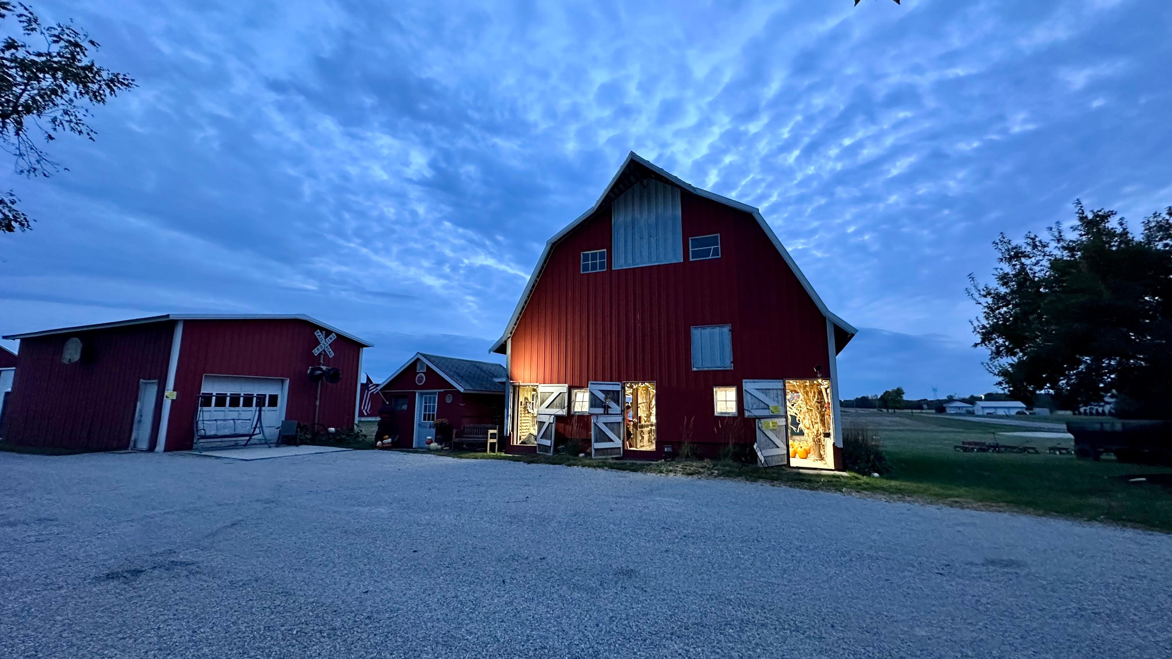 Amazing barn that had pumpkins, gorda, and all things fall available for sale. 