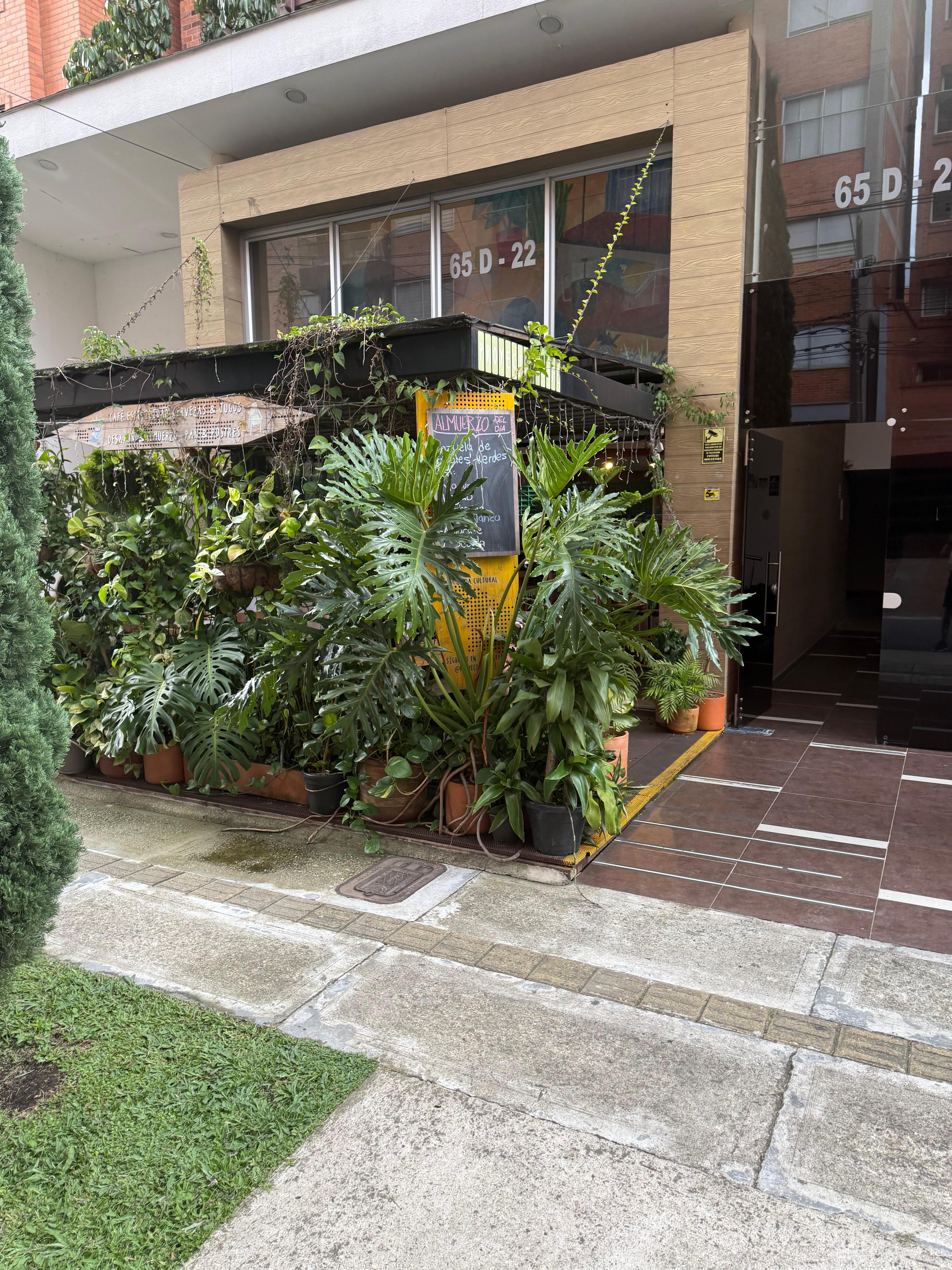 Cafe at the entrance of the building.