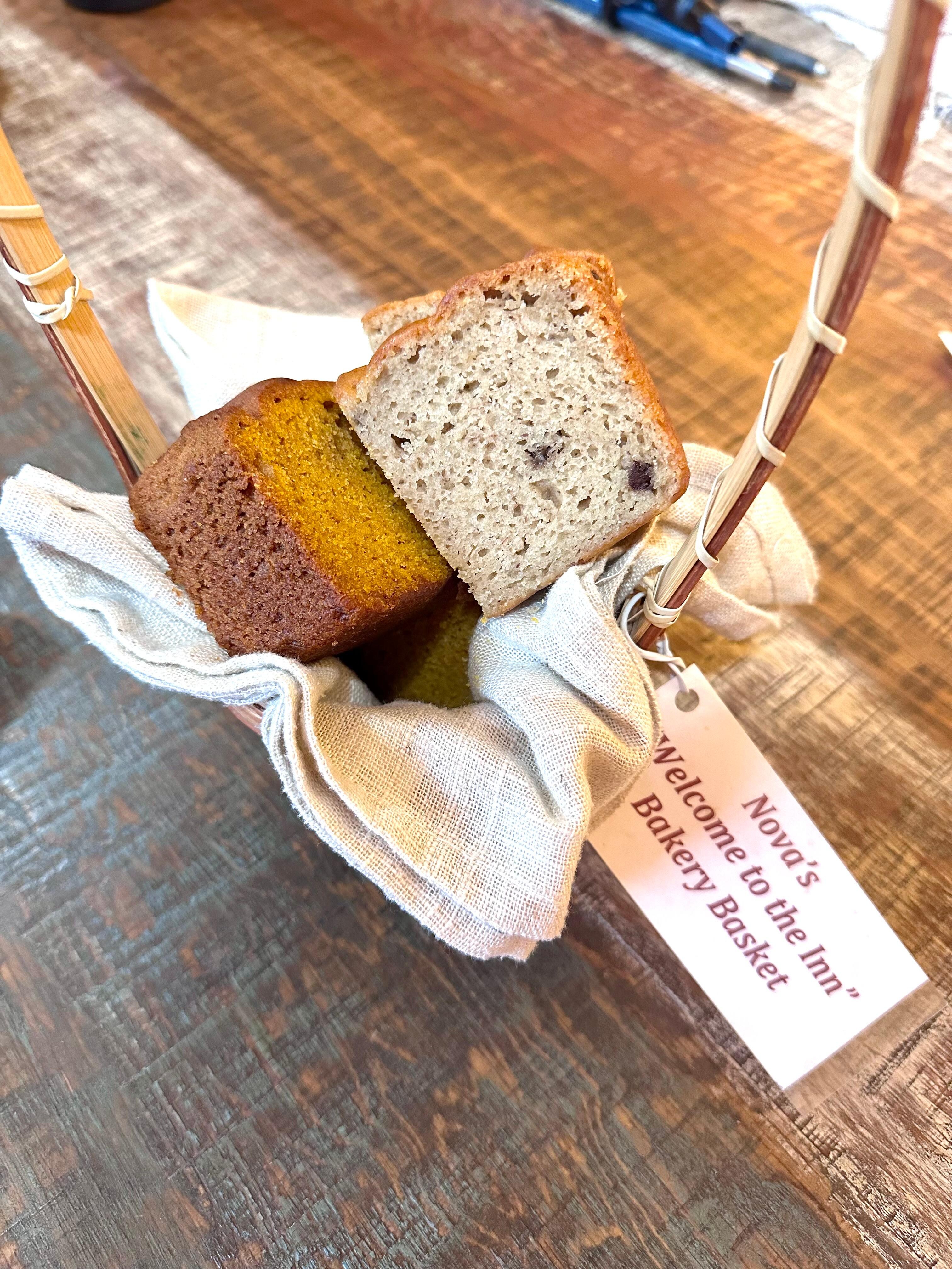 Yummmm - fresh, homemade pumpkin bread and banana chocolate chip bread was waiting for me at check-in. 