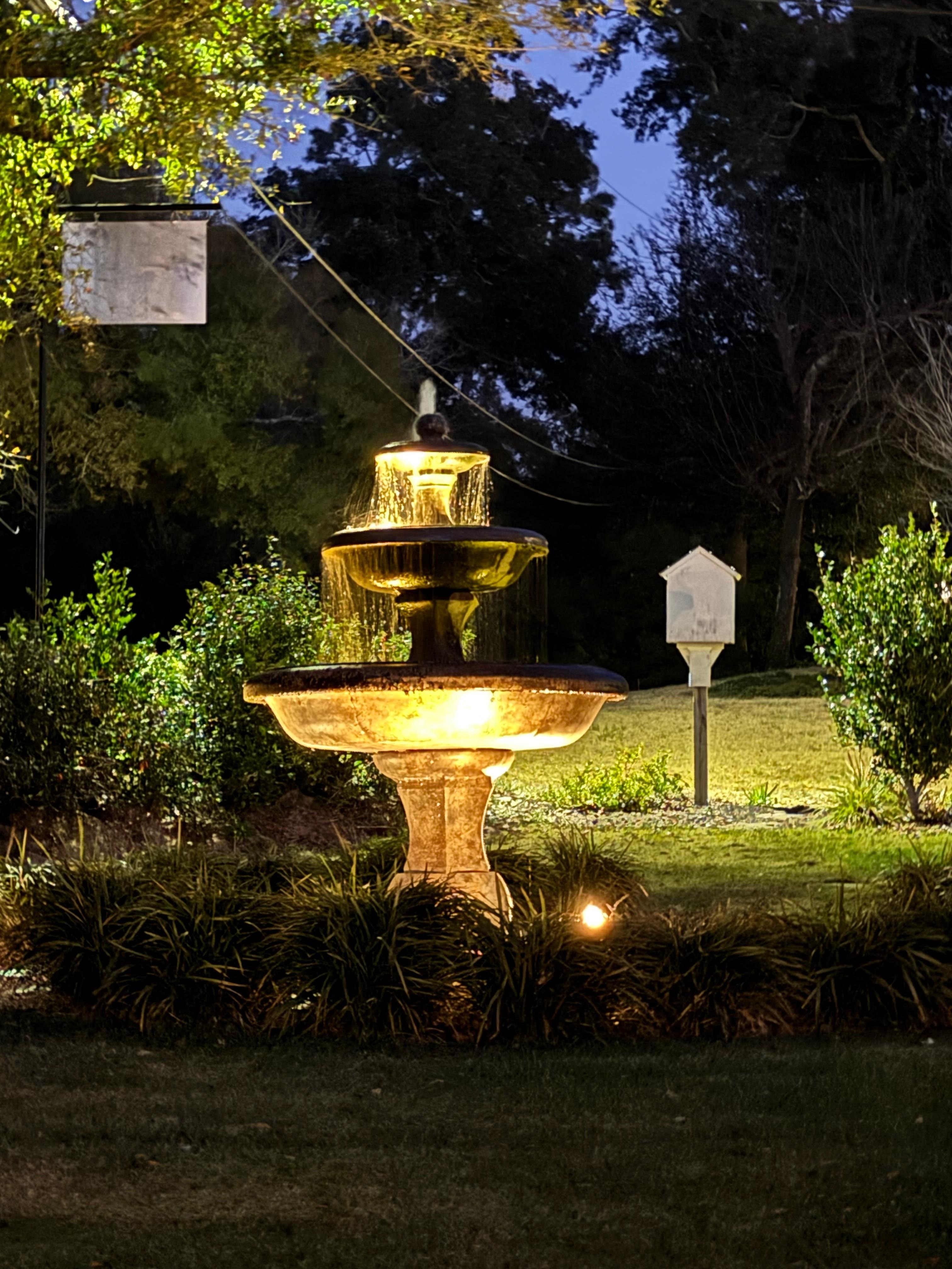 Night or day a beautiful classy place to stay 👍