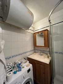 Horrible bathroom