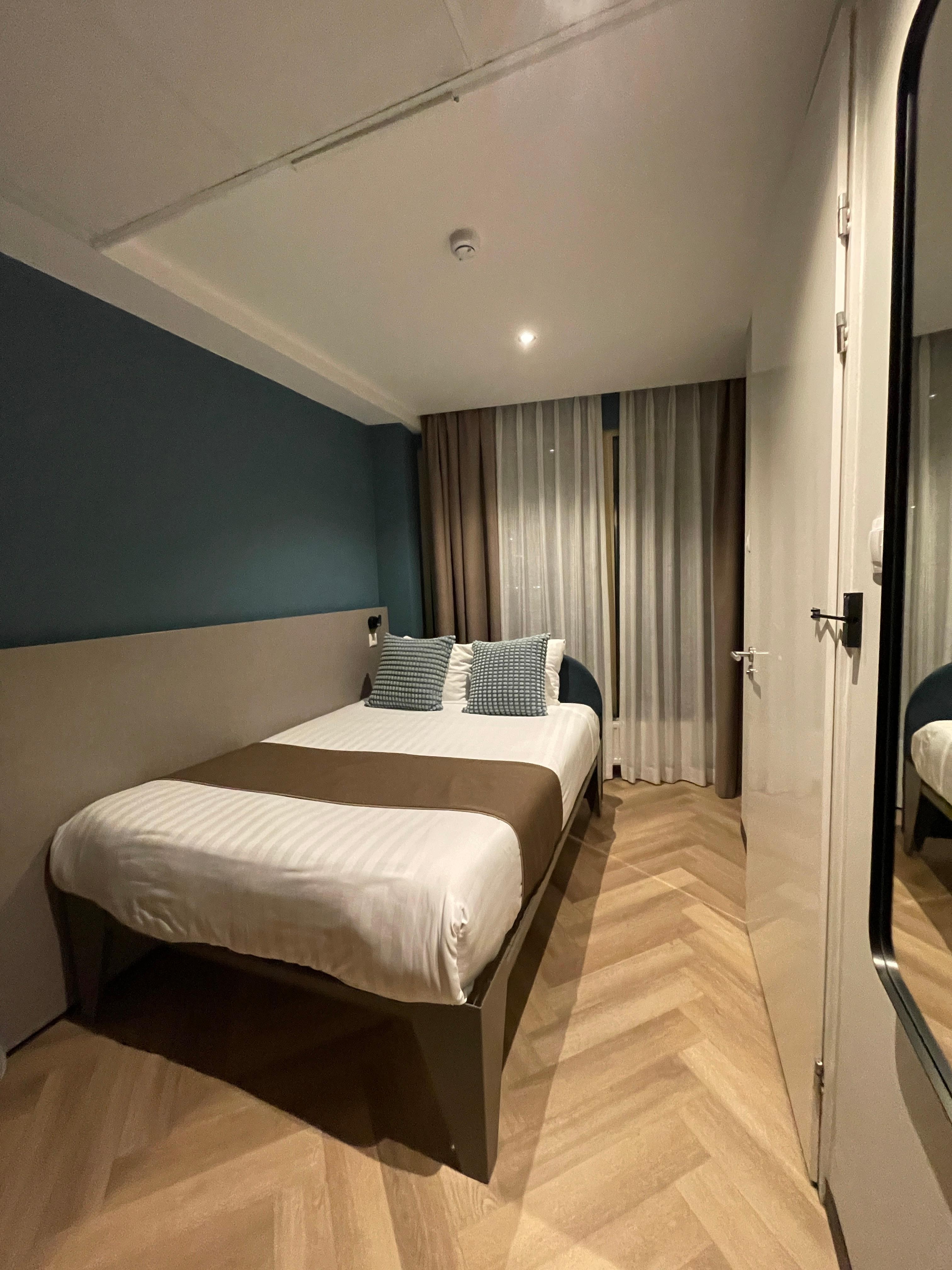 空調とオイルヒーターがあります。