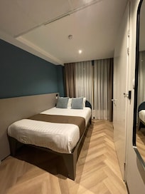 空調とオイルヒーターがあります。