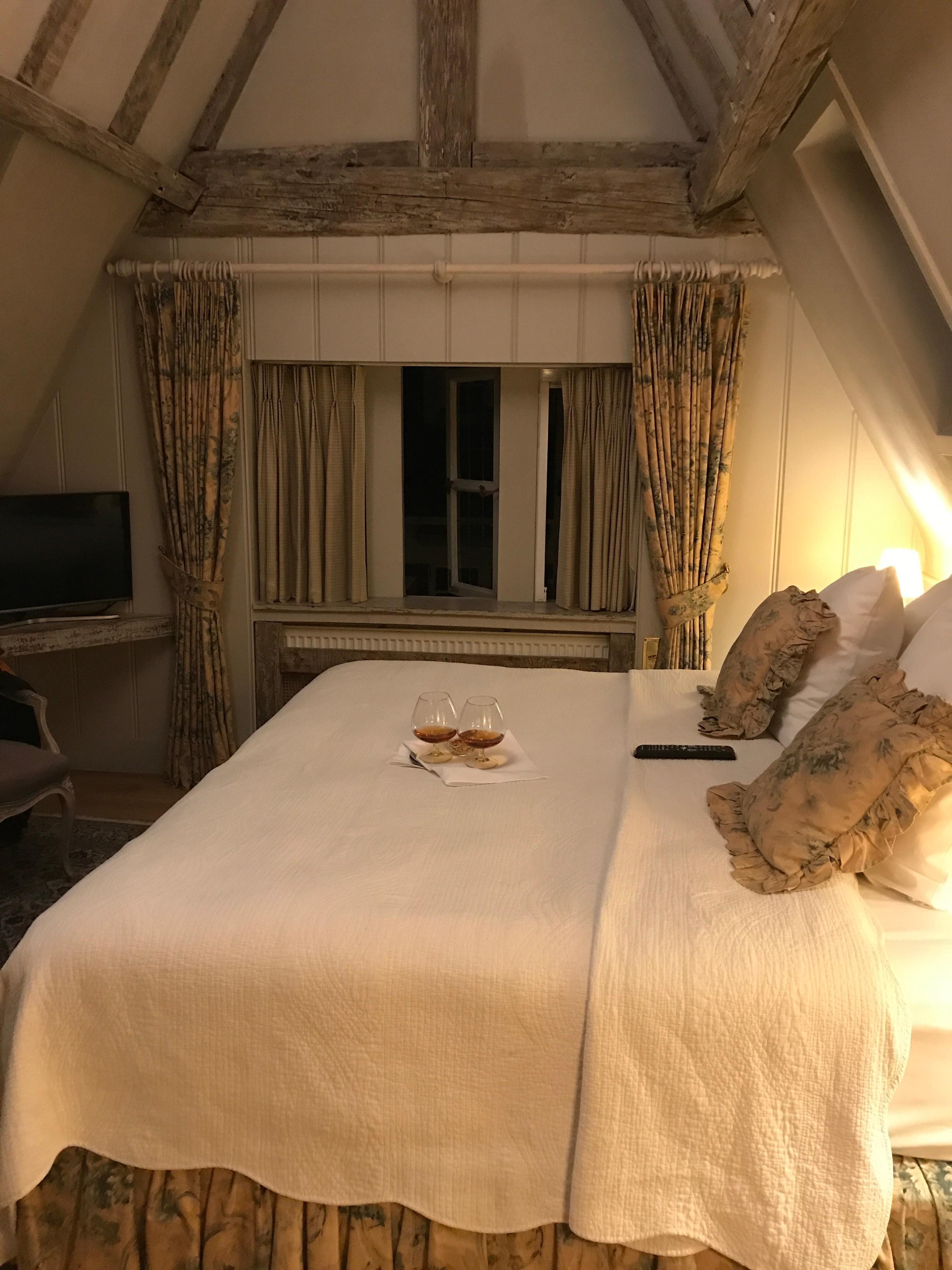 Top floor guest room