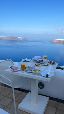 Das FrĂŒhstĂŒck auf der Veranda đđ»