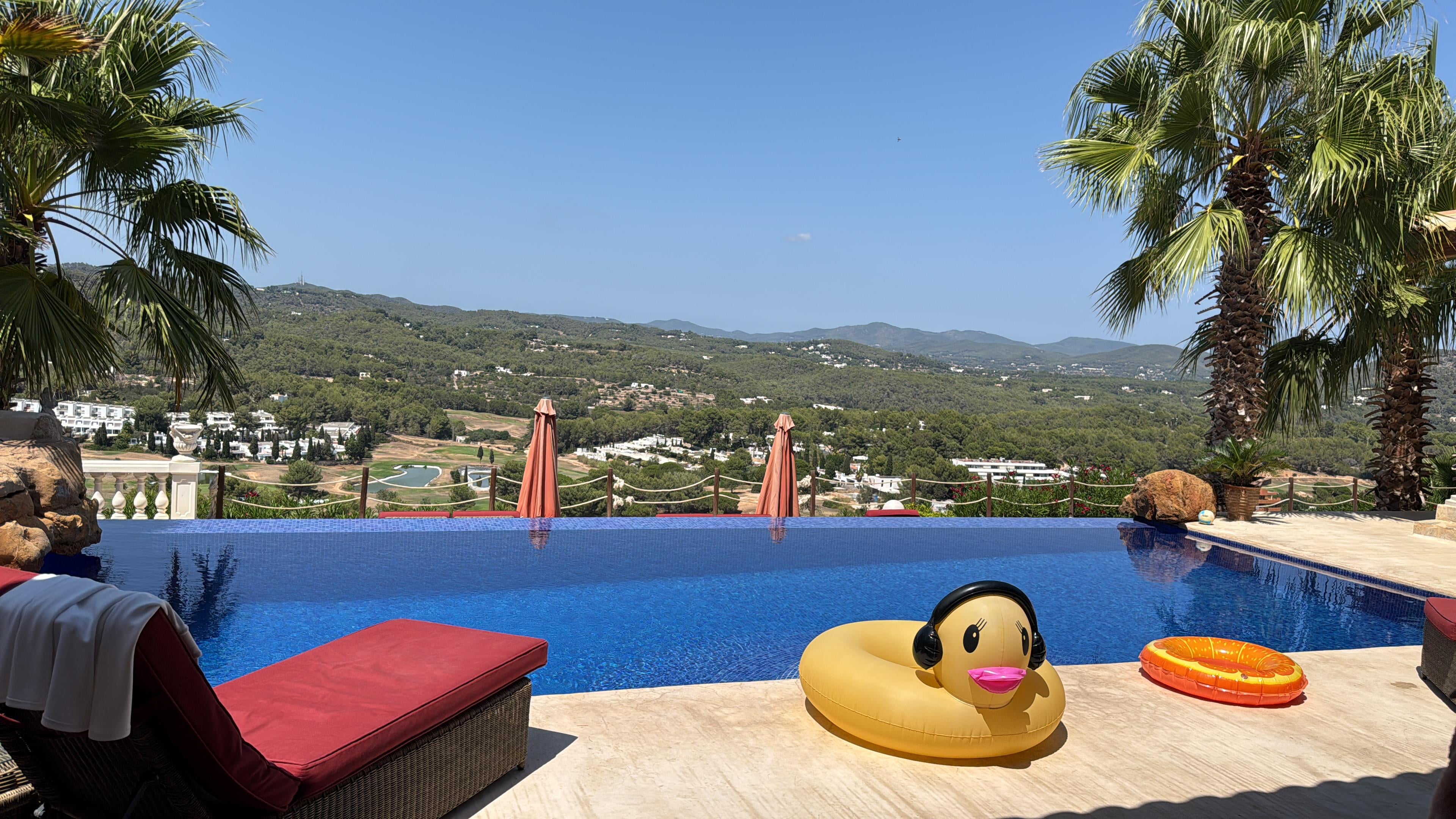 Infinity pool with spectacular view