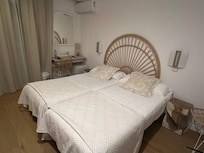 mein Zimmer zur Alleinnutzung- geschmackvoll und renoviert mit großem Balkon