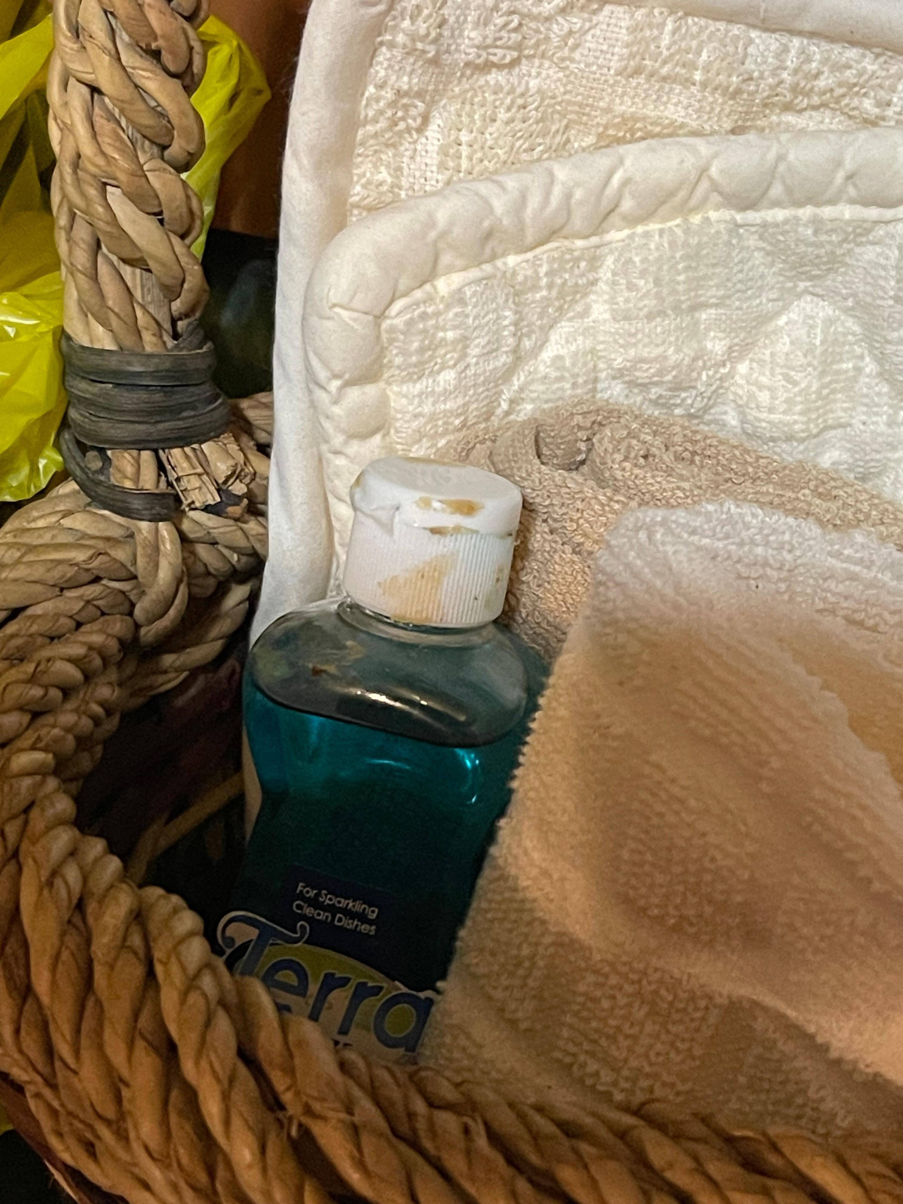 Food-like particles on the dishwashing soap 