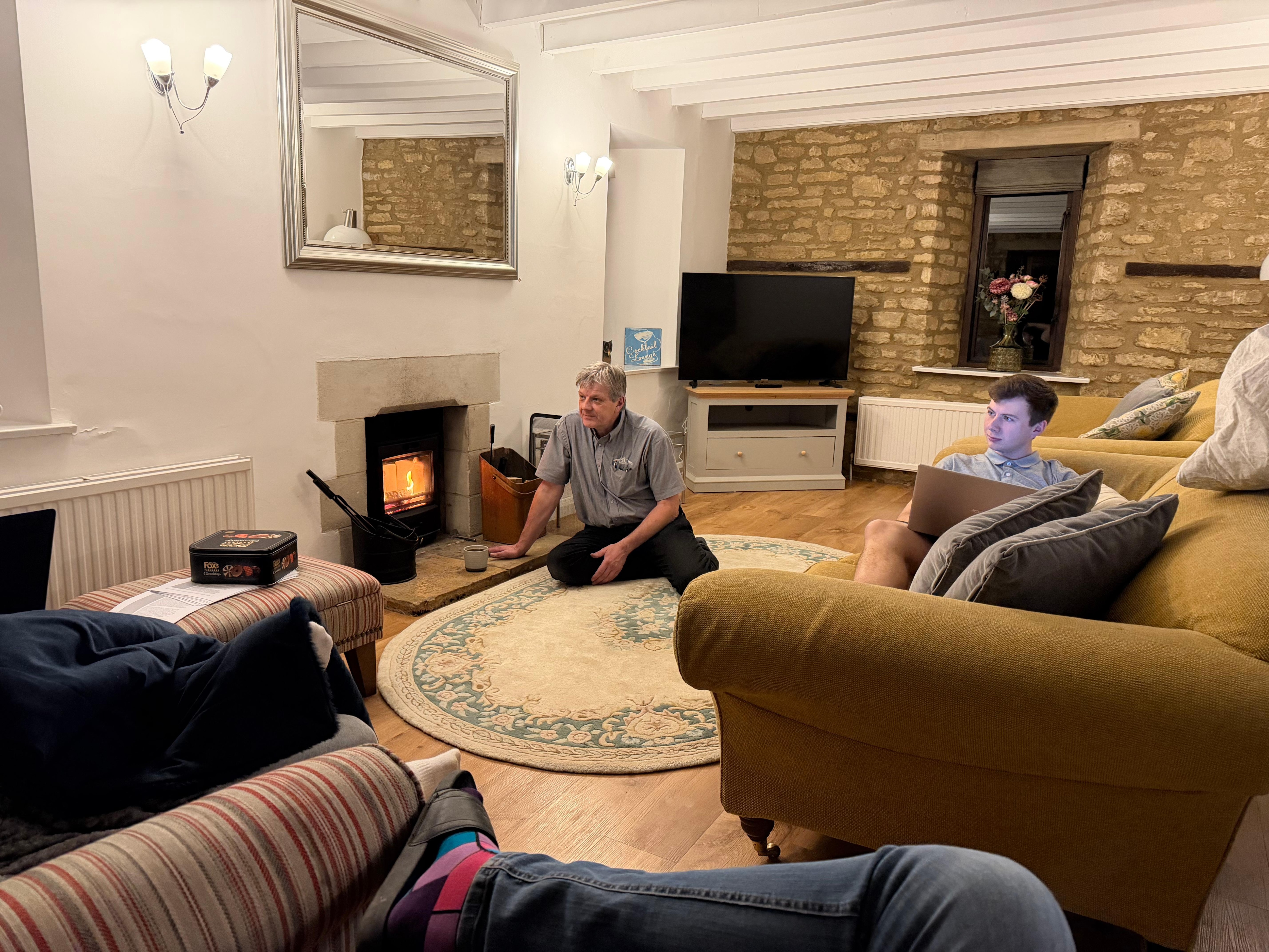 Lounge with the fire roaring. 