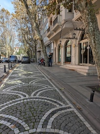 Road in front of the hotel.