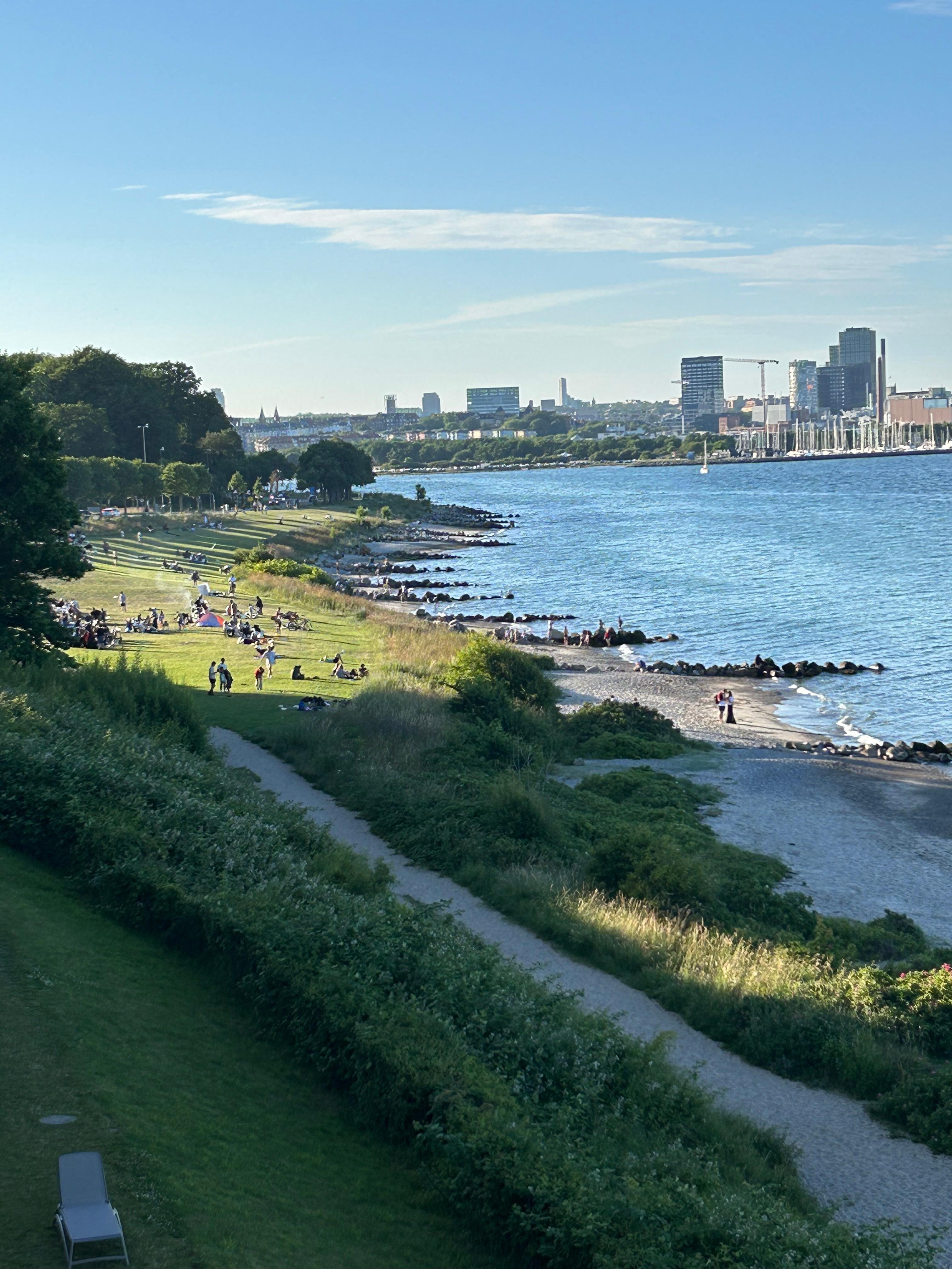 Udsigt fra balkon mod Århus