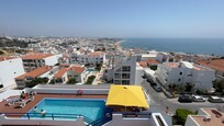 Vistas desde el Hotel de la piscina y al fondo el centro del pueblo.