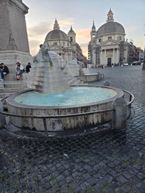 Piazza del Popolo 5 minute walk north of hotel