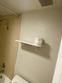 No towels or wash cloths