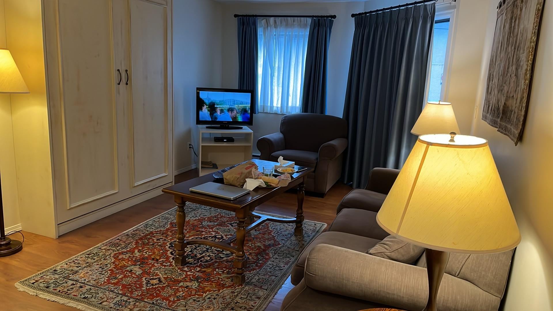 Nice comfortable living room(Murphy bed in wardrobe)
The TV could have been bigger but it worked great