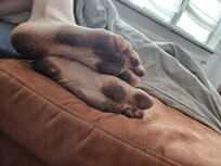 Füße nach dem durchquerren der Wohnung