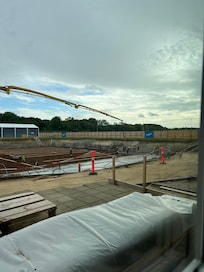 Utsikt fra vinduet på rommet.