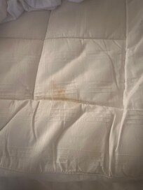This is the mattress cover when I first went in
