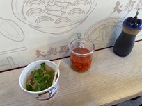 大狗麵線、サンルートから歩いて15分ぐらい、肉圓(バーワン)モチモチ食感、麺ではなくてお餅みたいでした。