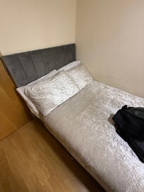 Expect low quality Sheets that will make you sweat.