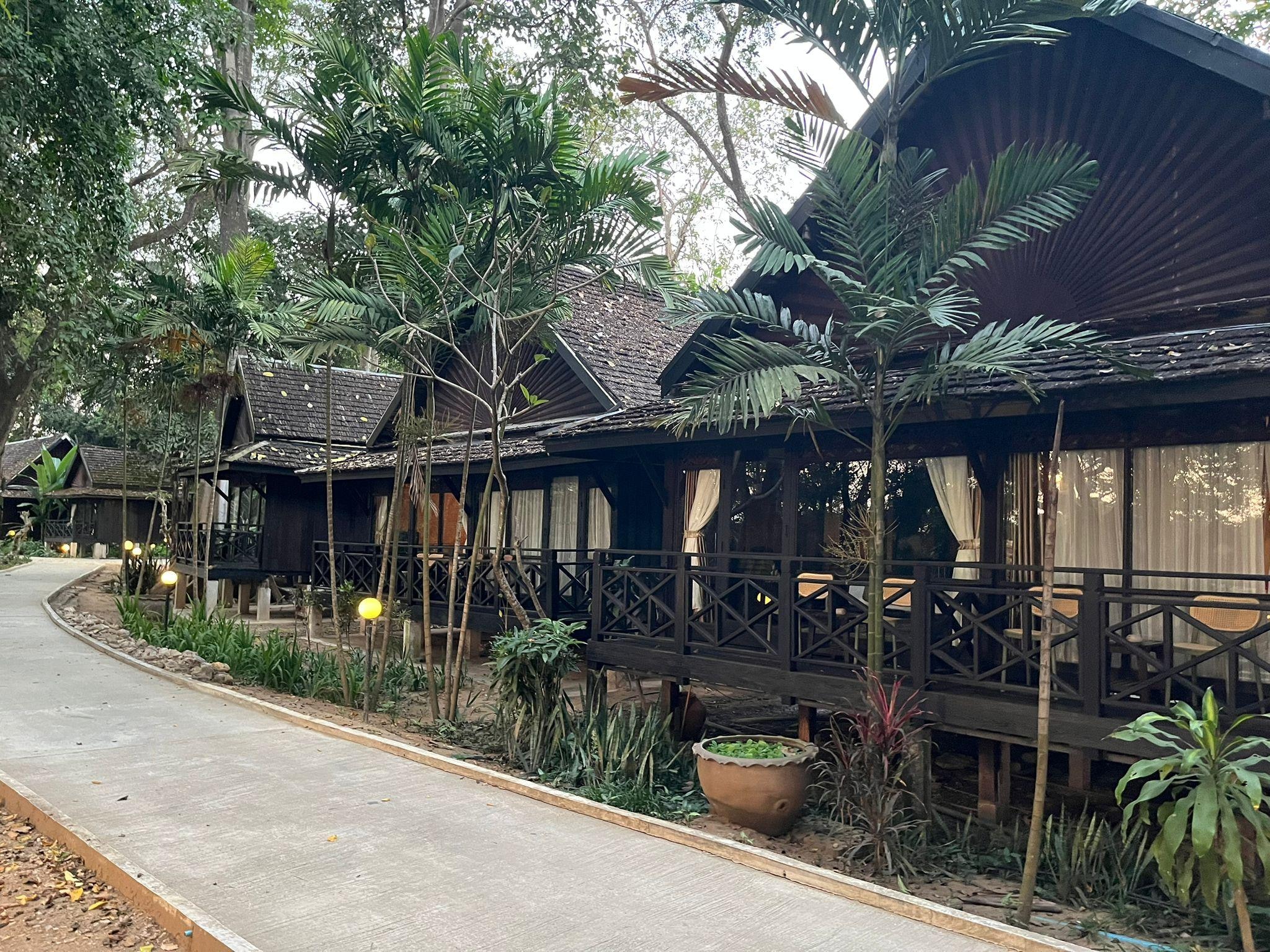 little paths between the property, easy to bike…