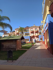 Tatt fra vår terasse som alltid har skygge!