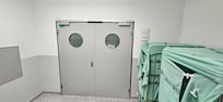 Tür zu Zimmern (3. Stock, nur Treppe)