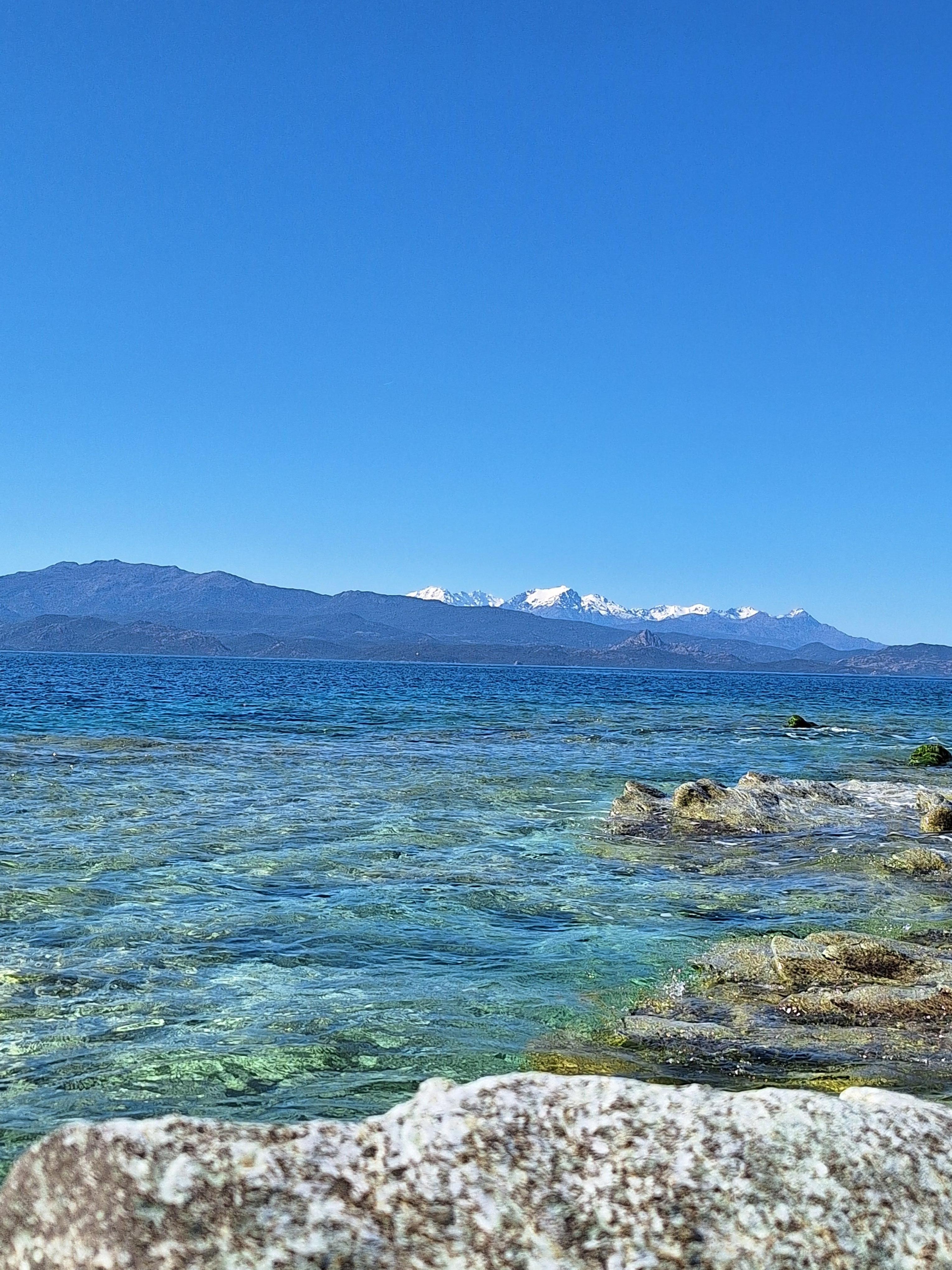 A 2 minutes a pied, eaux cristallines